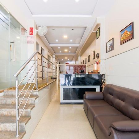 Hotel Central Suites Бангалор Екстериор снимка