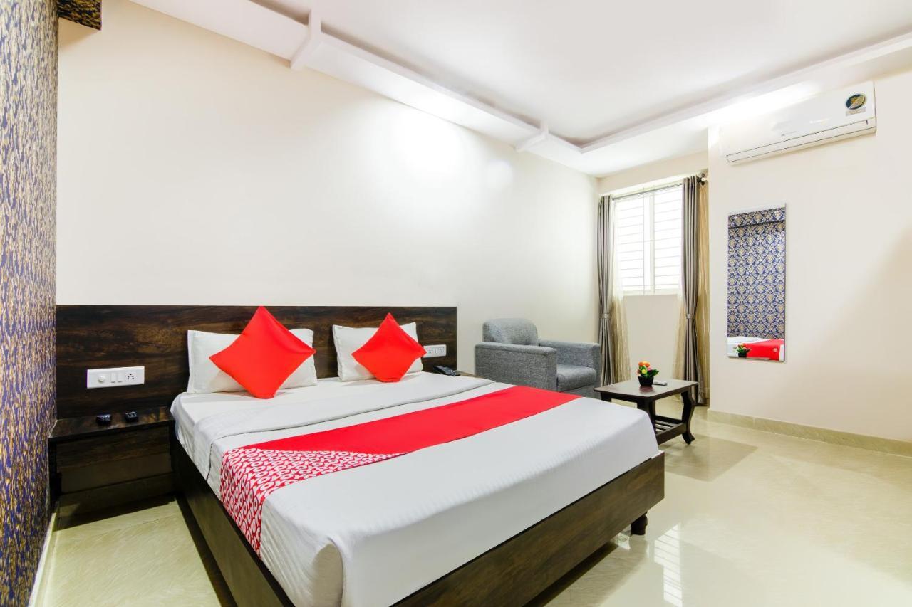 Hotel Central Suites Бангалор Екстериор снимка