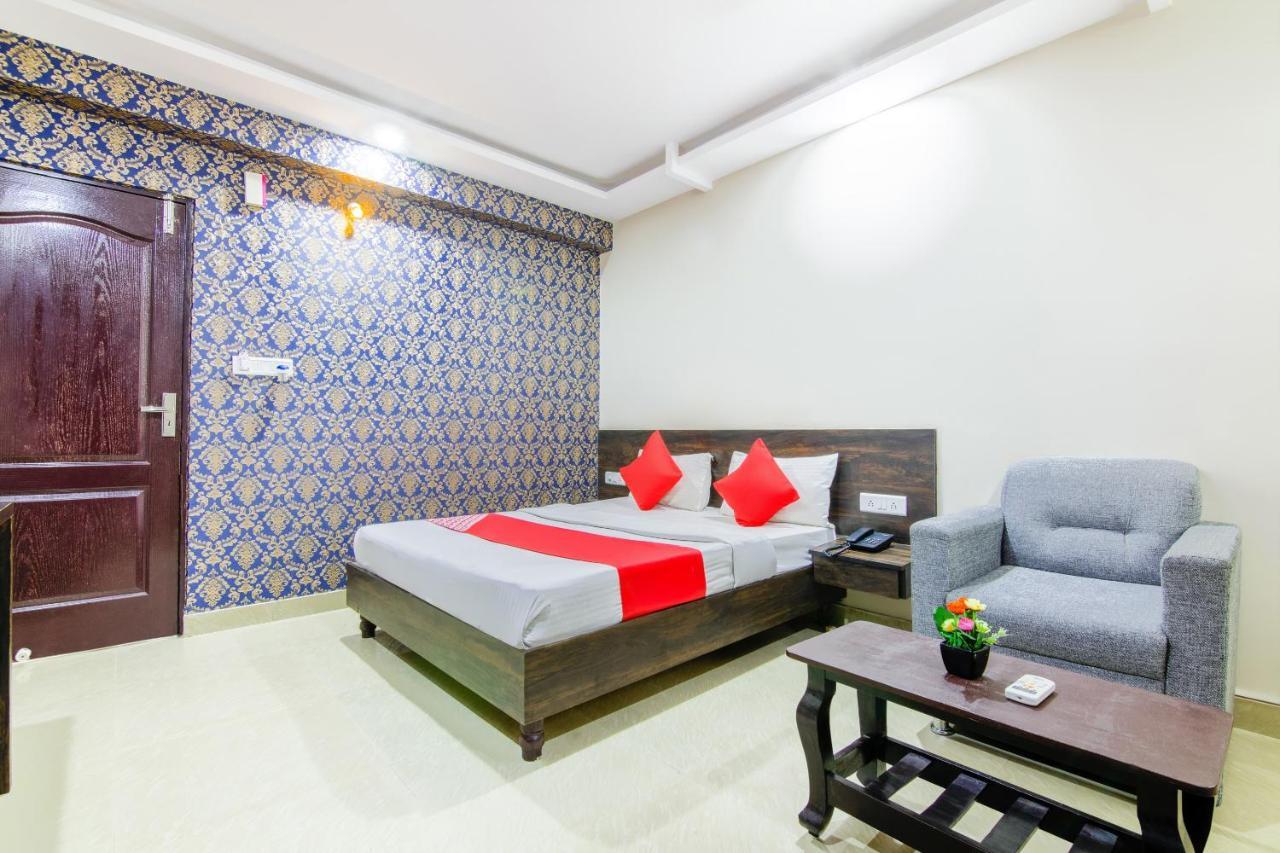 Hotel Central Suites Бангалор Екстериор снимка