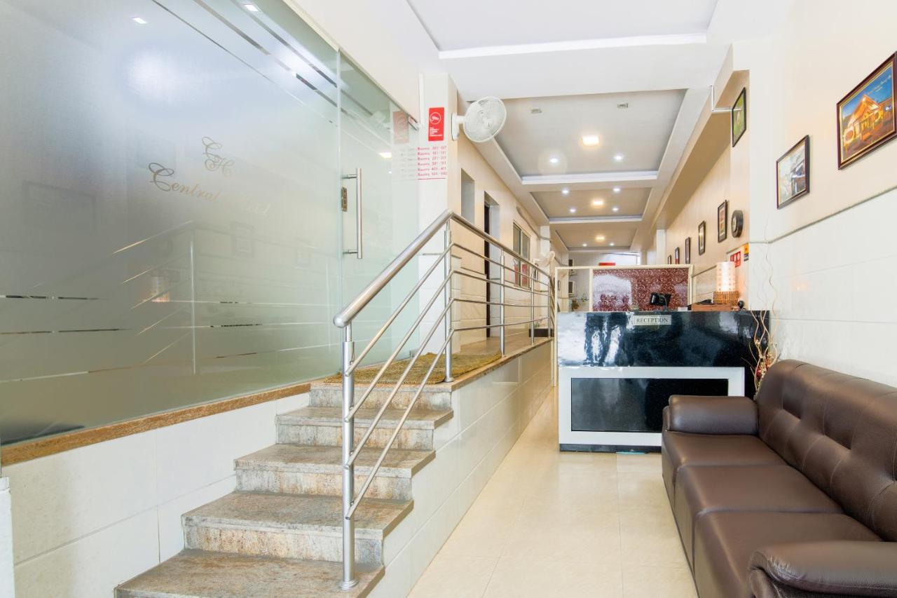 Hotel Central Suites Бангалор Екстериор снимка