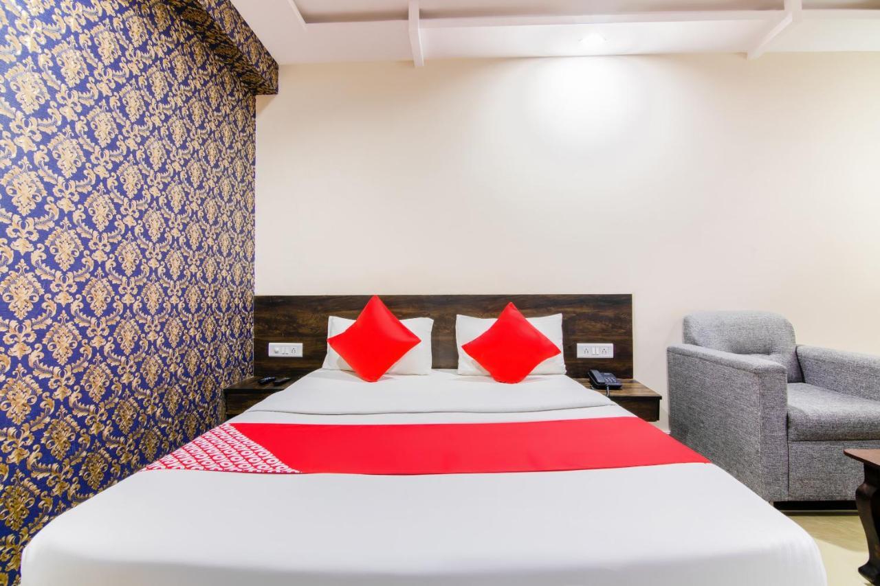 Hotel Central Suites Бангалор Екстериор снимка