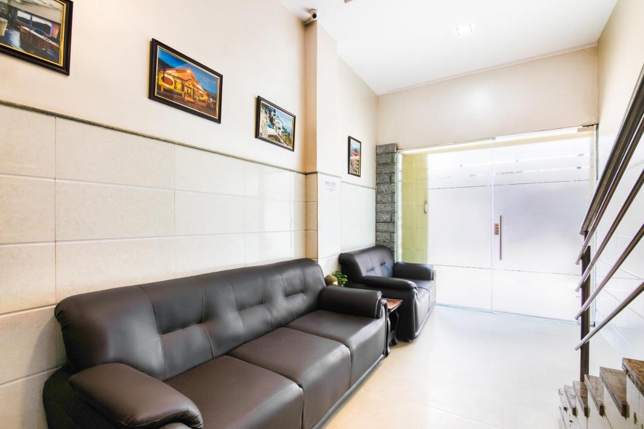 Hotel Central Suites Бангалор Екстериор снимка