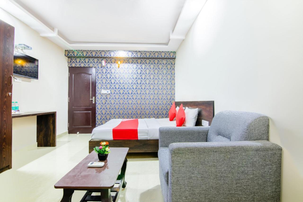 Hotel Central Suites Бангалор Екстериор снимка