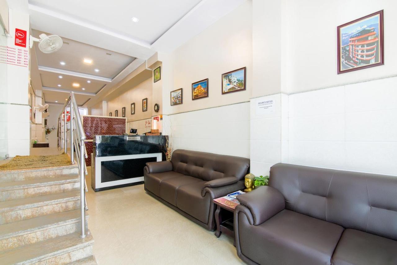 Hotel Central Suites Бангалор Екстериор снимка