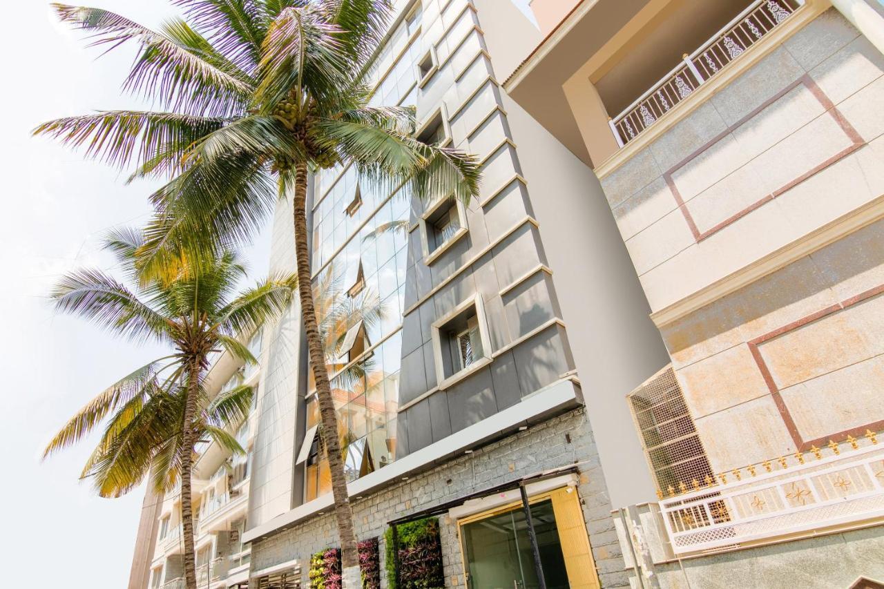 Hotel Central Suites Бангалор Екстериор снимка