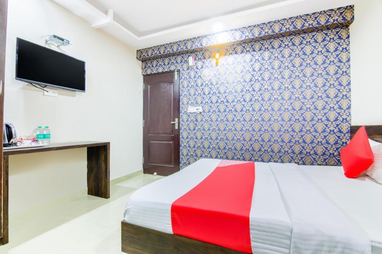 Hotel Central Suites Бангалор Екстериор снимка