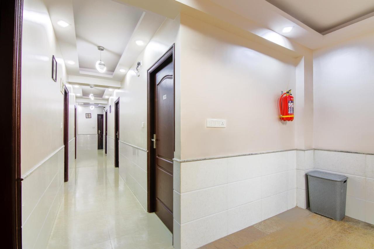 Hotel Central Suites Бангалор Екстериор снимка