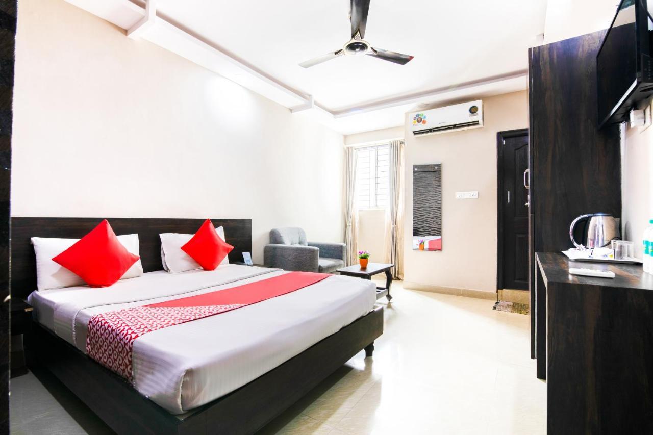 Hotel Central Suites Бангалор Екстериор снимка